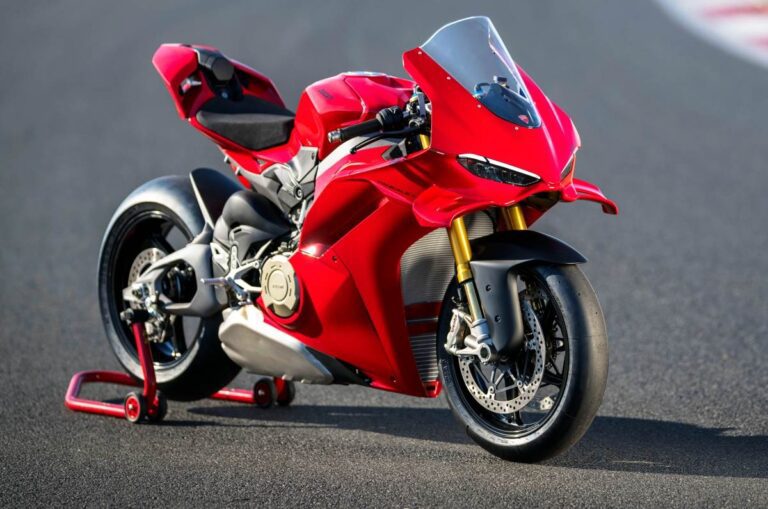 Ducati Panigale V4 Complete Review and Positive, Negative Points