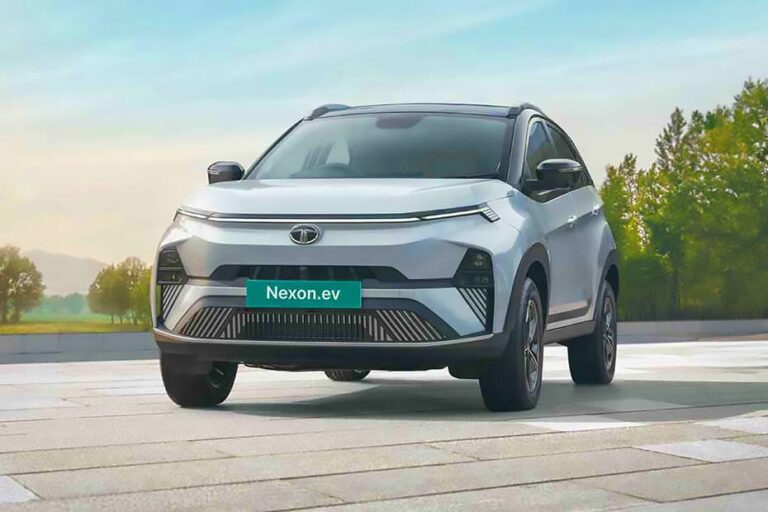 5 Reasons Why TATA EV Cars Ruling in India, And Why Mahindra EV are struggling